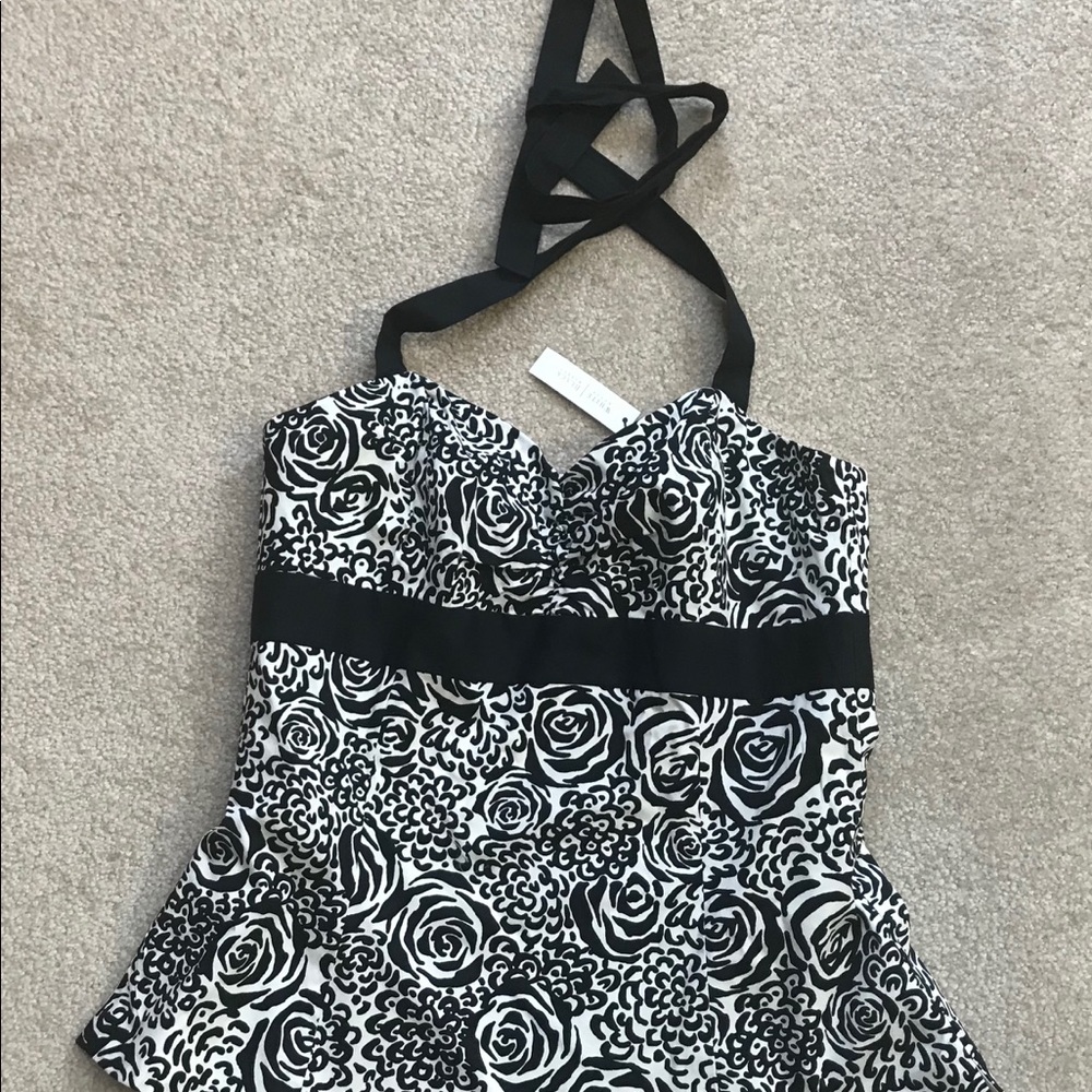 White House Black Market Back Zipper Halter Top S